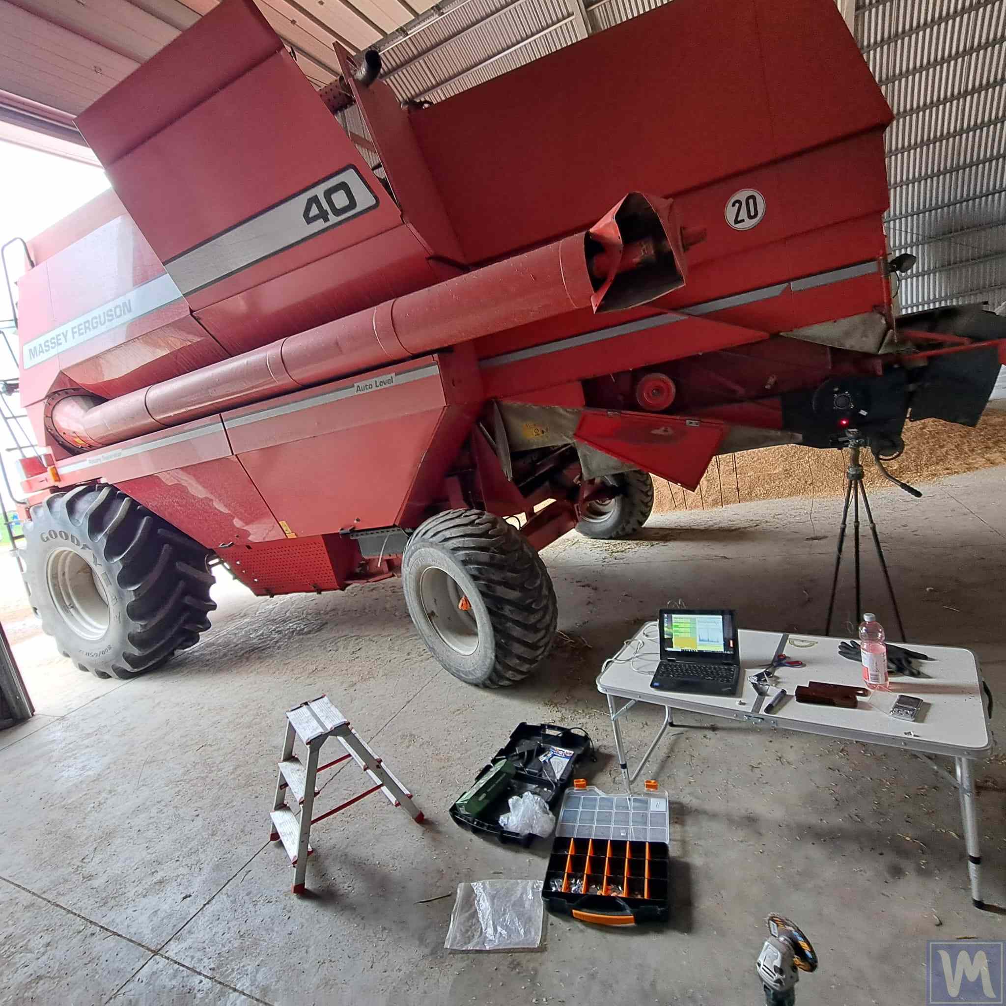 Massey Ferguson kombaina rotora balansēšana uz vietas ar Vibromera aprīkojumu